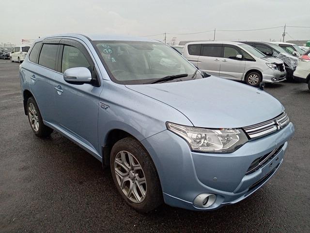 Автомобиль MITSUBISHI OUTLANDER PHEV GG2W 4B11-S61-Y61 2013 года в разбор