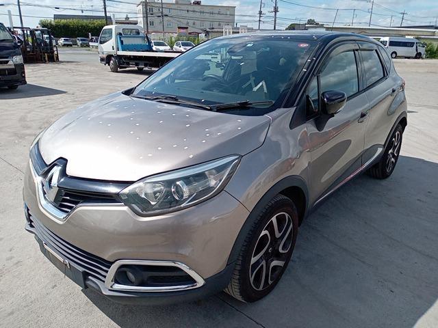 Автомобиль RENAULT CAPTUR 2RH5F H5F 2015 года в разбор