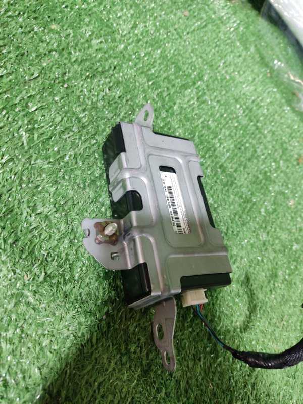 Блок управления Lexus CT200h ZWA10 2ZRFXE