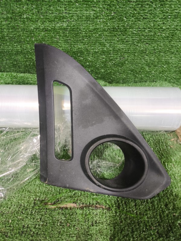 Накладка противотуманной фары правая Daihatsu Thor 2017 M900S 1KRVET 52712-B1110 контрактная