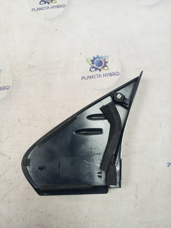 Накладка крыла передняя правая Prius 2017 ZVW50 2ZRFXE Накладка крыла передняя правая Prius 2017 ZVW50 2ZRFXE