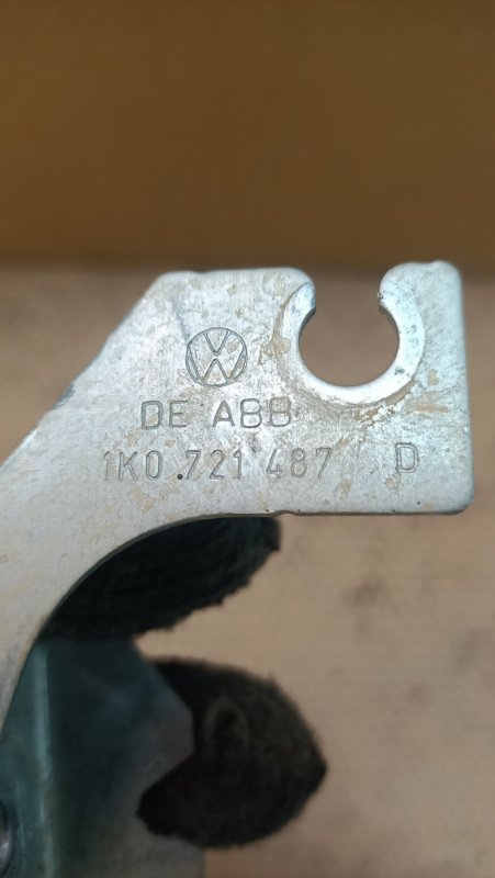 Кронштейн Golf 5K1 CAXA