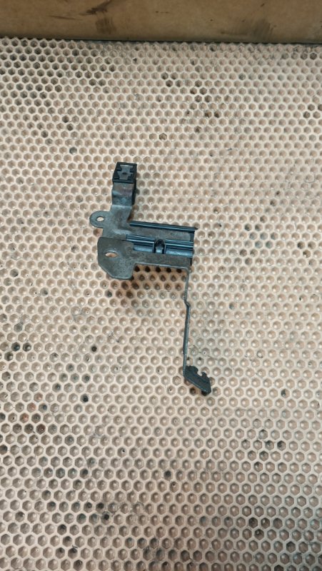 Кронштейн Skoda Octavia A5 BSE Кронштейн Skoda Octavia A5 BSE