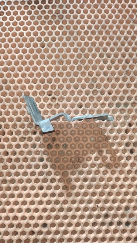 Кронштейн Passat B6 BVY