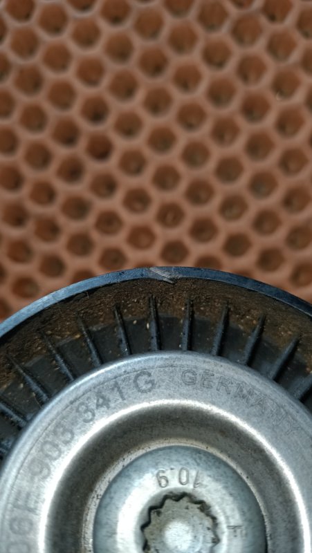 Ролик обводной навесного оборудования A6 C7 CHV