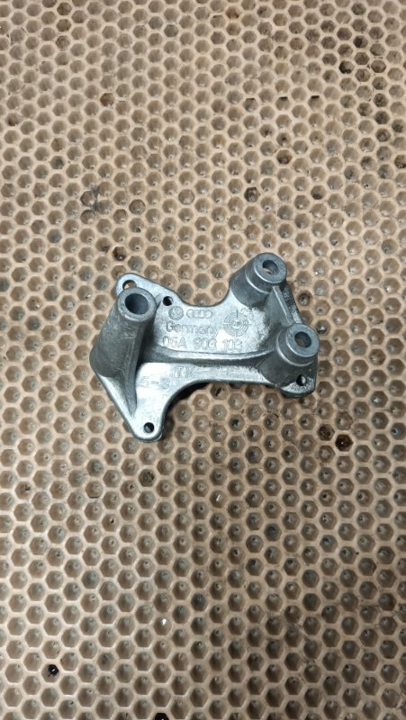 Кронштейн Volkswagen Passat B6 BSE 06A903103 контрактная