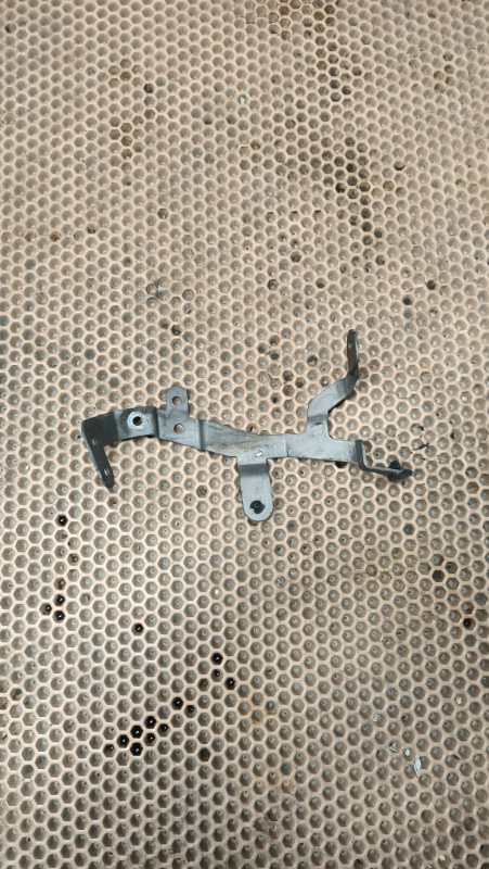 Кронштейн Passat B6 BSE Кронштейн Passat B6 BSE