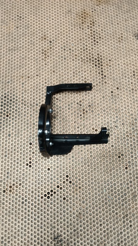 Запчасть кронштейн Volkswagen Passat B6 BSE контрактная Кронштейн Volkswagen Passat B6 BSE контрактная