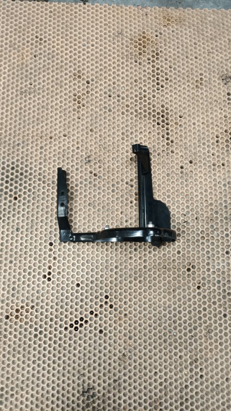 Кронштейн Passat B6 BSE Кронштейн Passat B6 BSE