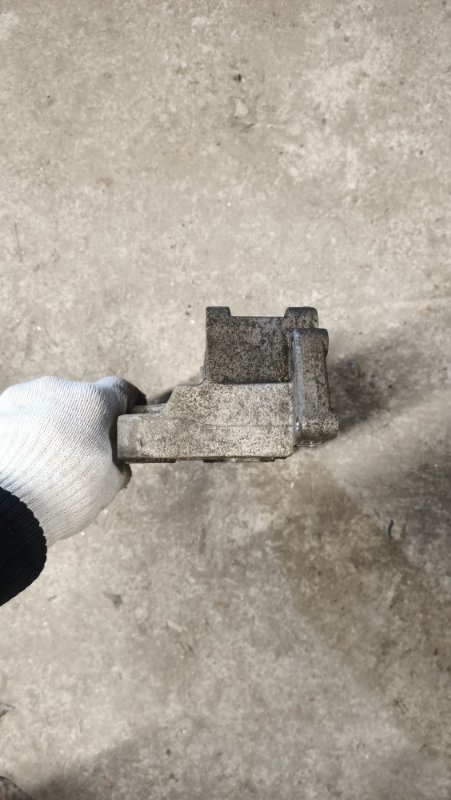 Кронштейн Passat B6 BSE Кронштейн Passat B6 BSE