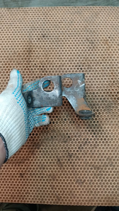 Кронштейн Octavia A5 BSE Кронштейн Octavia A5 BSE