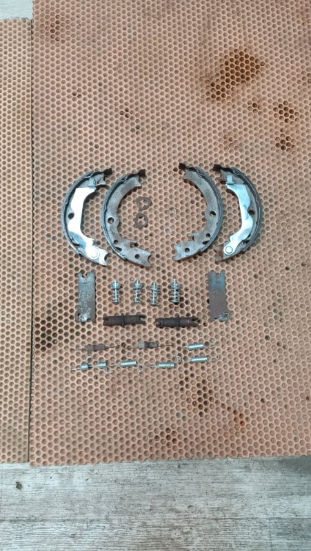 Тормозные колодки Chevrolet lacetti хэтчбек F16D3 Б/У