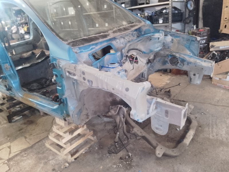 Передняя часть кузова Corsa C Z10XE