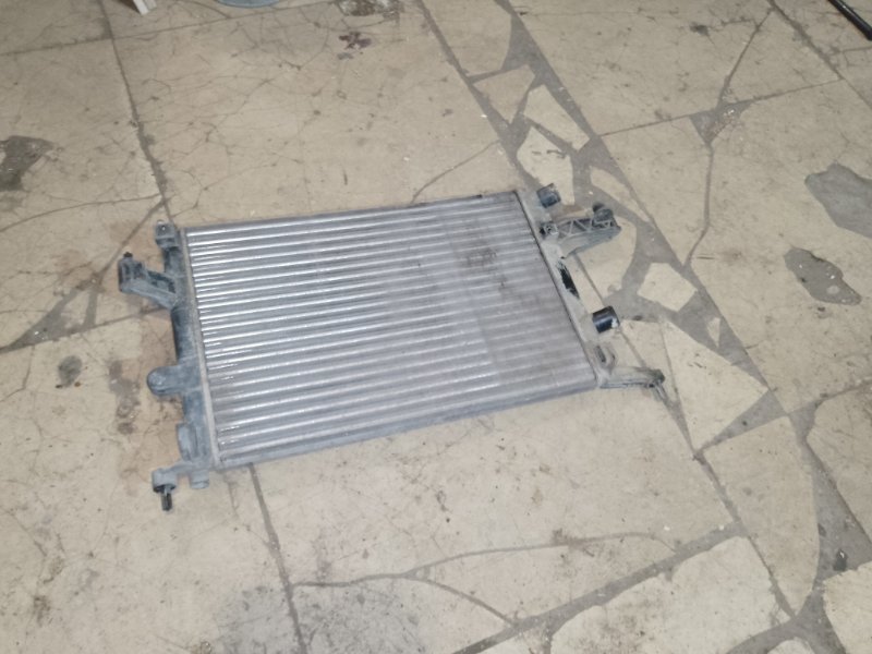Радиатор охлаждения двигателя Opel Corsa C Z10XE Б/У