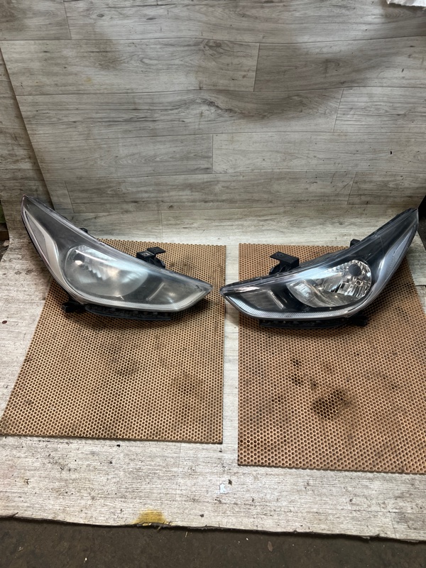 Запчасть фара Hyundai Solaris 2017 Б/У Фара Hyundai Solaris 2017 Б/У