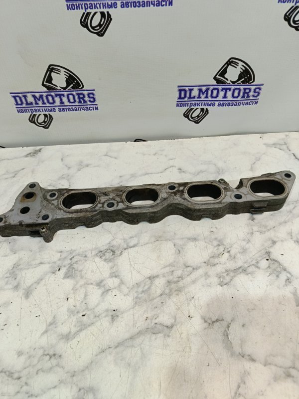 Кронштейн впускного коллектора Toyota Corolla NZE121 1NZFE 2563821020 Б/У