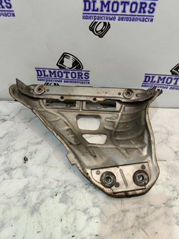 Кожух выпускного коллектора Toyota Corolla NZE121 1NZFE 1716721120 Б/У