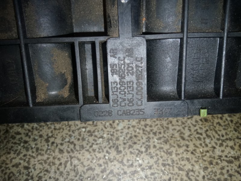 Коллектор впускной Audi A3 2008-2013 8P BZB  CDA 06J133185AR Б/У