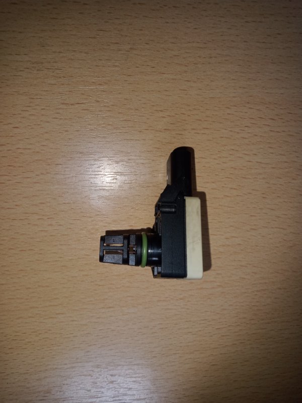 ДАТЧИК ДАВЛЕНИЯ ВОЗДУХА Mercedes-Benz C-CLASS 205 M264E15DE