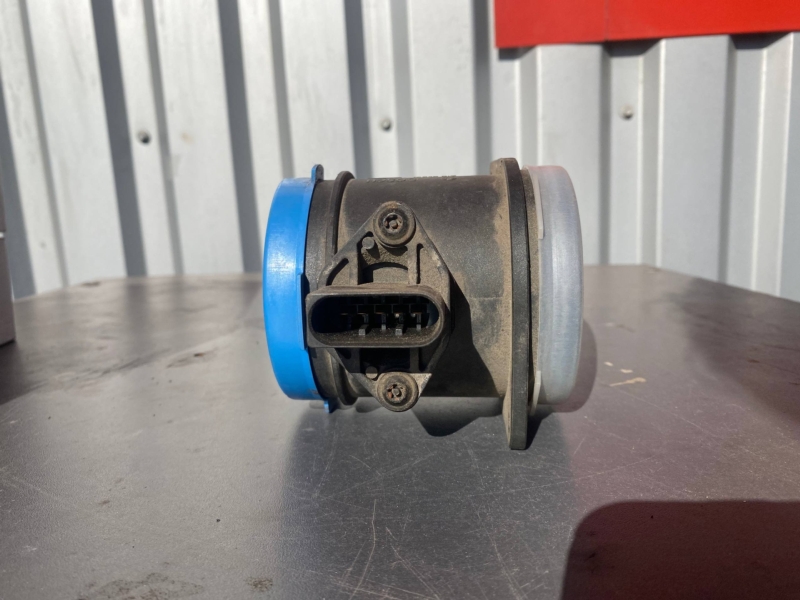 Датчик массового расхода воздуха Volkswagen Touareg 7L