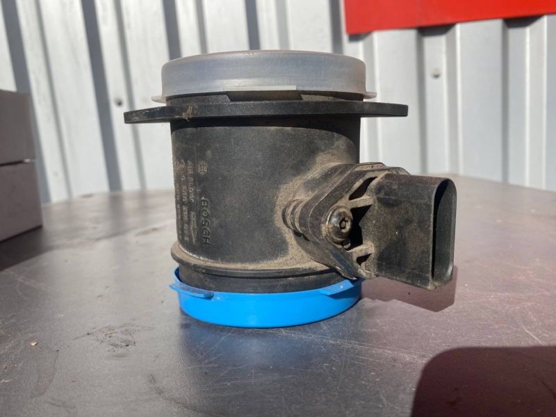 Датчик массового расхода воздуха Touareg 7L