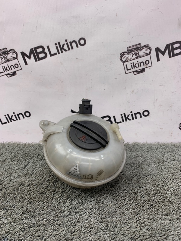 Расширительный бачок Audi A3 8V 5Q0121407D Б/У