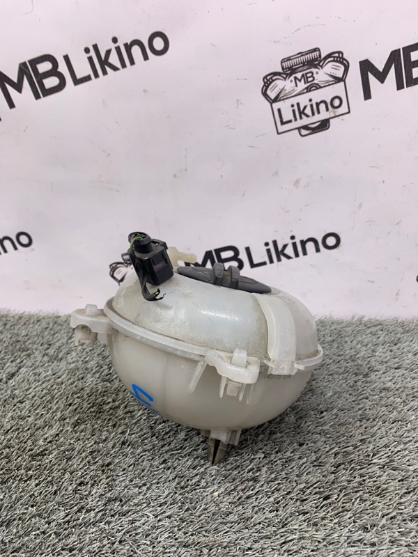 Расширительный бачок Audi A3 8V