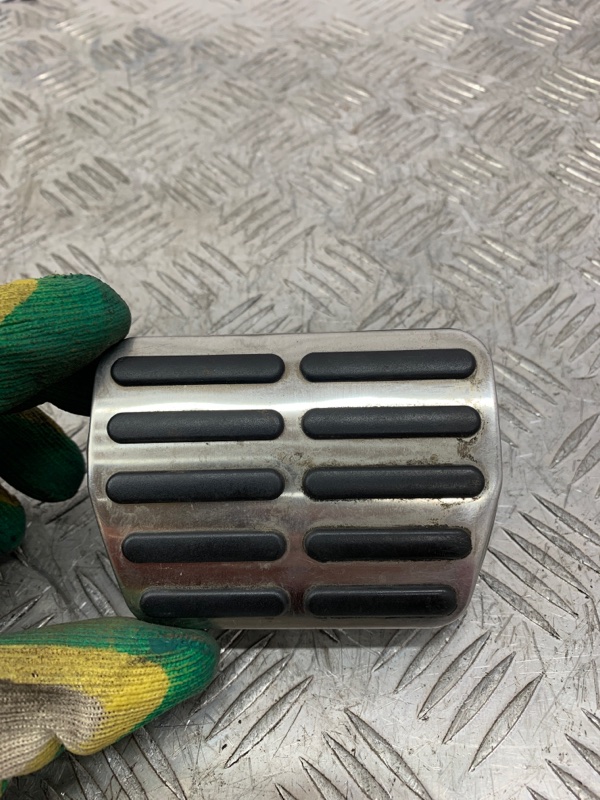 Накладка педали тормоза A3 8V