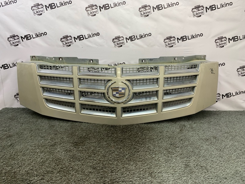 Решетка радиатора Cadillac Escalade III GMT900 25778728 Б/У