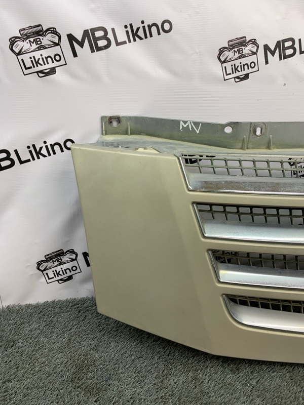 Решетка радиатора Cadillac Escalade III GMT900