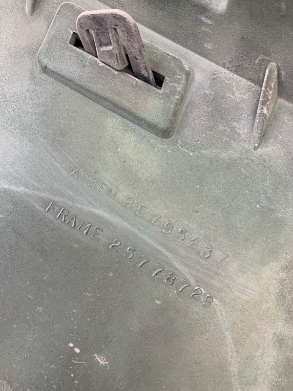 Решетка радиатора Escalade III GMT900