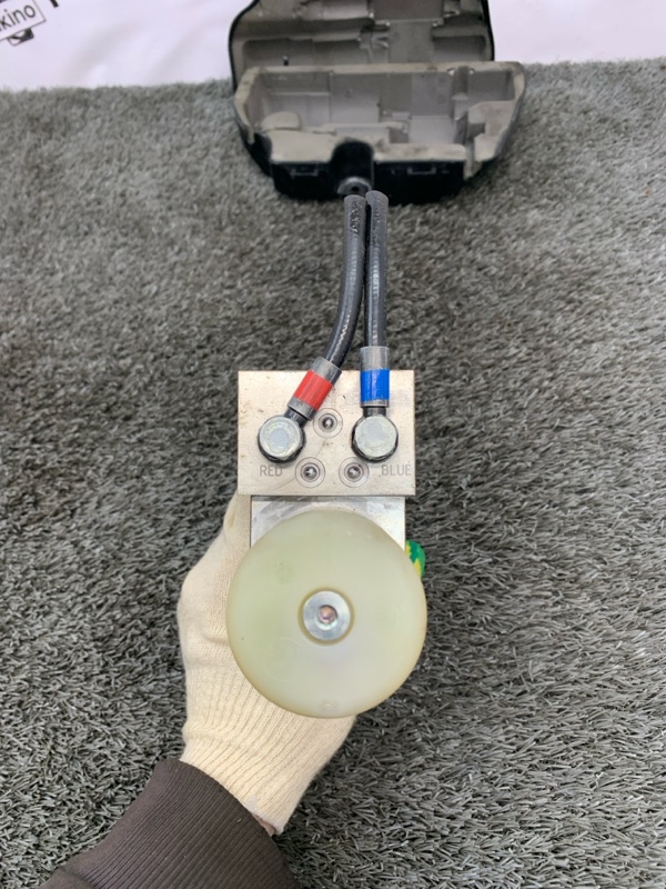 Насос крышки багажника GL X164