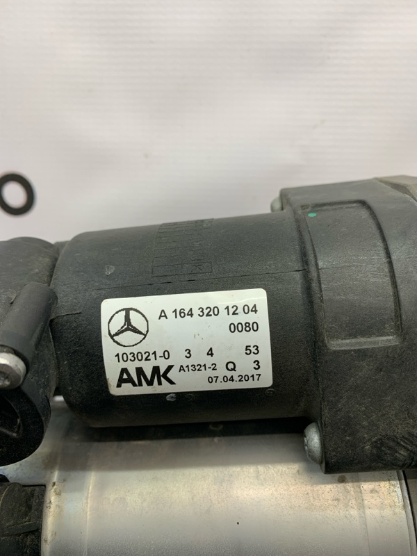 Компрессор пневмоподвески ML GL W164 X164 Компрессор пневмоподвески ML GL W164 X164