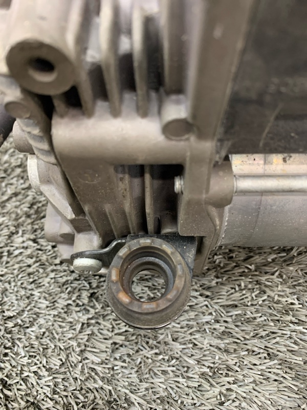 Компрессор пневмоподвески ML GL W164 X164 Компрессор пневмоподвески ML GL W164 X164