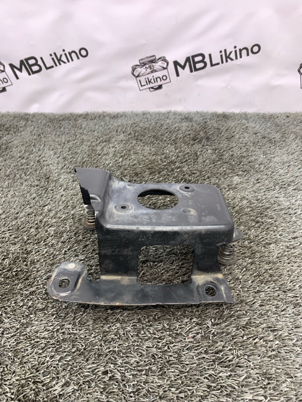 Кронштейн компрессора пневмоподвески ML GL W164 X164