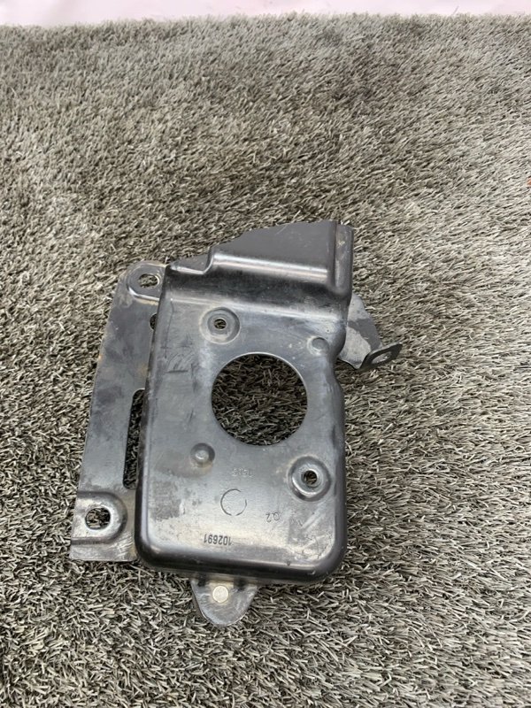 Кронштейн компрессора пневмоподвески ML GL W164 X164