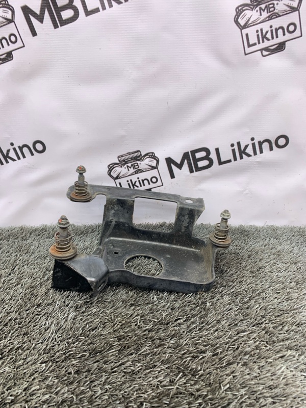 Кронштейн компрессора пневмоподвески Mercedes ML GL W164 X164 A1643210140 Б/У