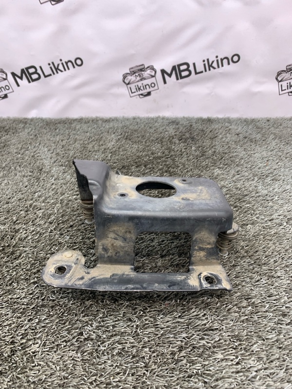 Кронштейн компрессора пневмоподвески ML GL W164 X164