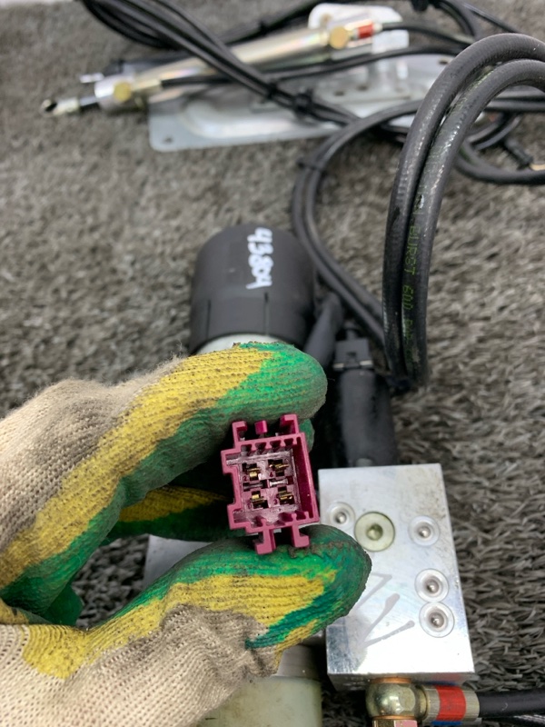 Насос крышки багажника GL X164 Насос крышки багажника GL X164