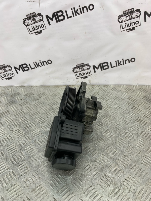 Насос гур ML500 W164 m113