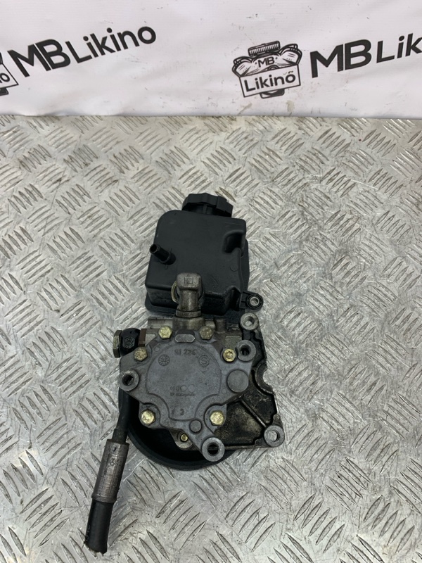 Насос гур ML500 W164 m113