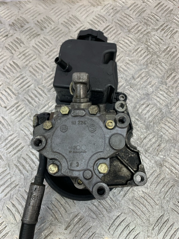 Насос гур ML500 W164 m113