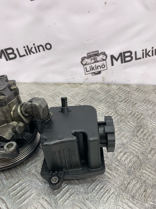 Насос гур ML500 W164 m113