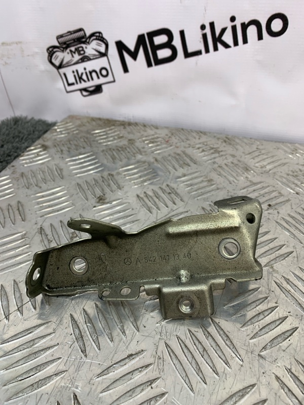 Комплект болтов ML GL W166 X166 642.826