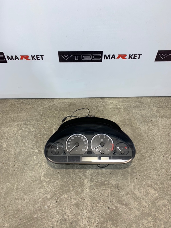 Панель приборов BMW 3-Series E46 M52B22 Панель приборов BMW 3-Series E46 M52B22