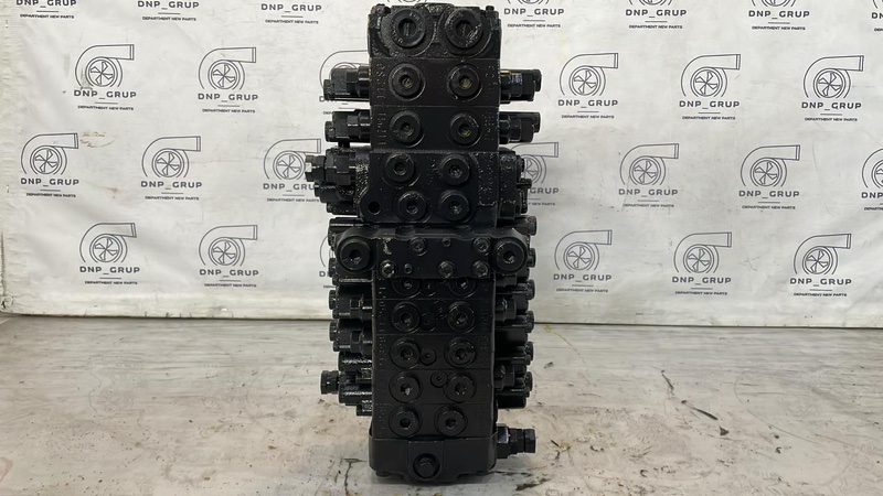 ГИДРОРАСПРЕДЕЛИТЕЛЬ PC35MR 723-18-15904 723-18-15904 новая