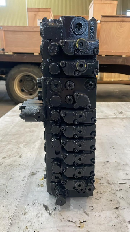ГИДРОРАСПРЕДЕЛИТЕЛЬ 723-18-15904
