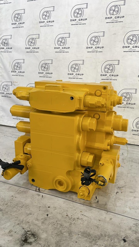 ГИДРОРАСПРЕДЕЛИТЕЛЬ D65EX 723-64-24100