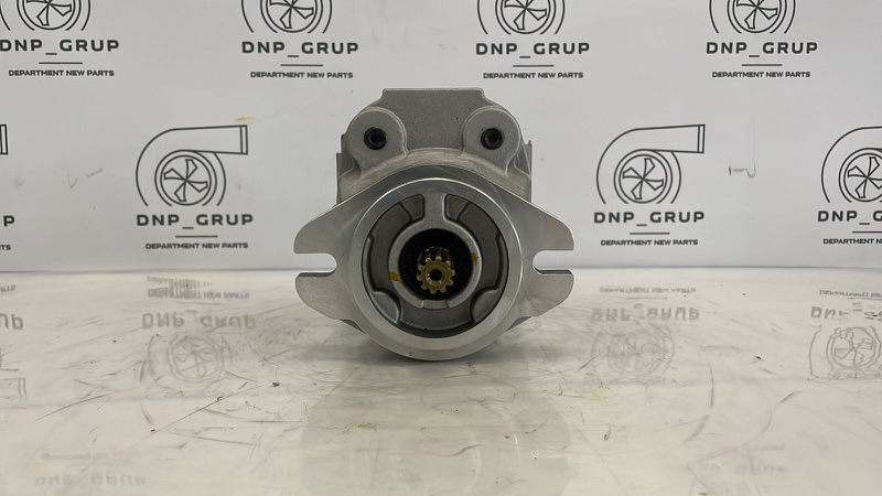 ГИДРАВЛИЧЕЧКИЙ НАСОС GD300A 705-12-28010 705-12-28010 новая