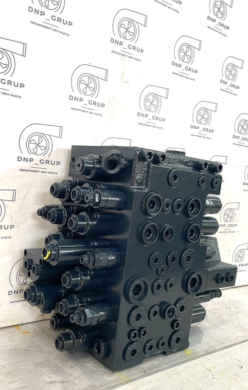 ГИДРОРАСПРЕДЕЛИТЕЛЬ Hyundai R170W-9 31Q5-15113 31Q5-15111 новая